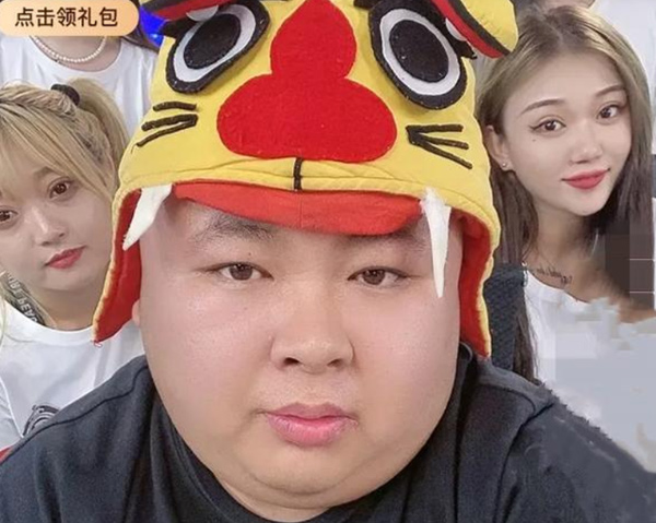 快手网红“狗老师”自爆被辛巴等人拉黑