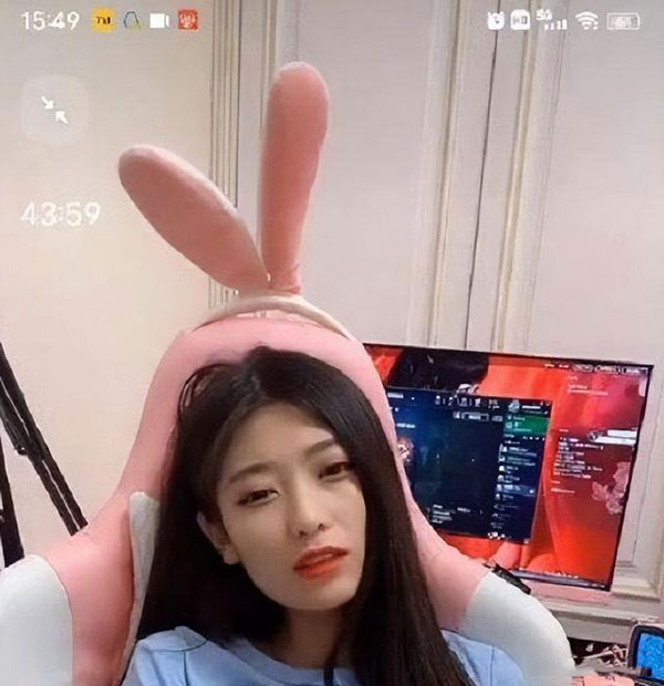 女网红月月大小姐遭漏不雅视频